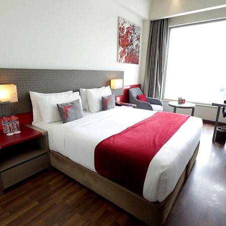 Ramada By Wyndham Lucknow Hotel And Convention Center Eksteriør billede