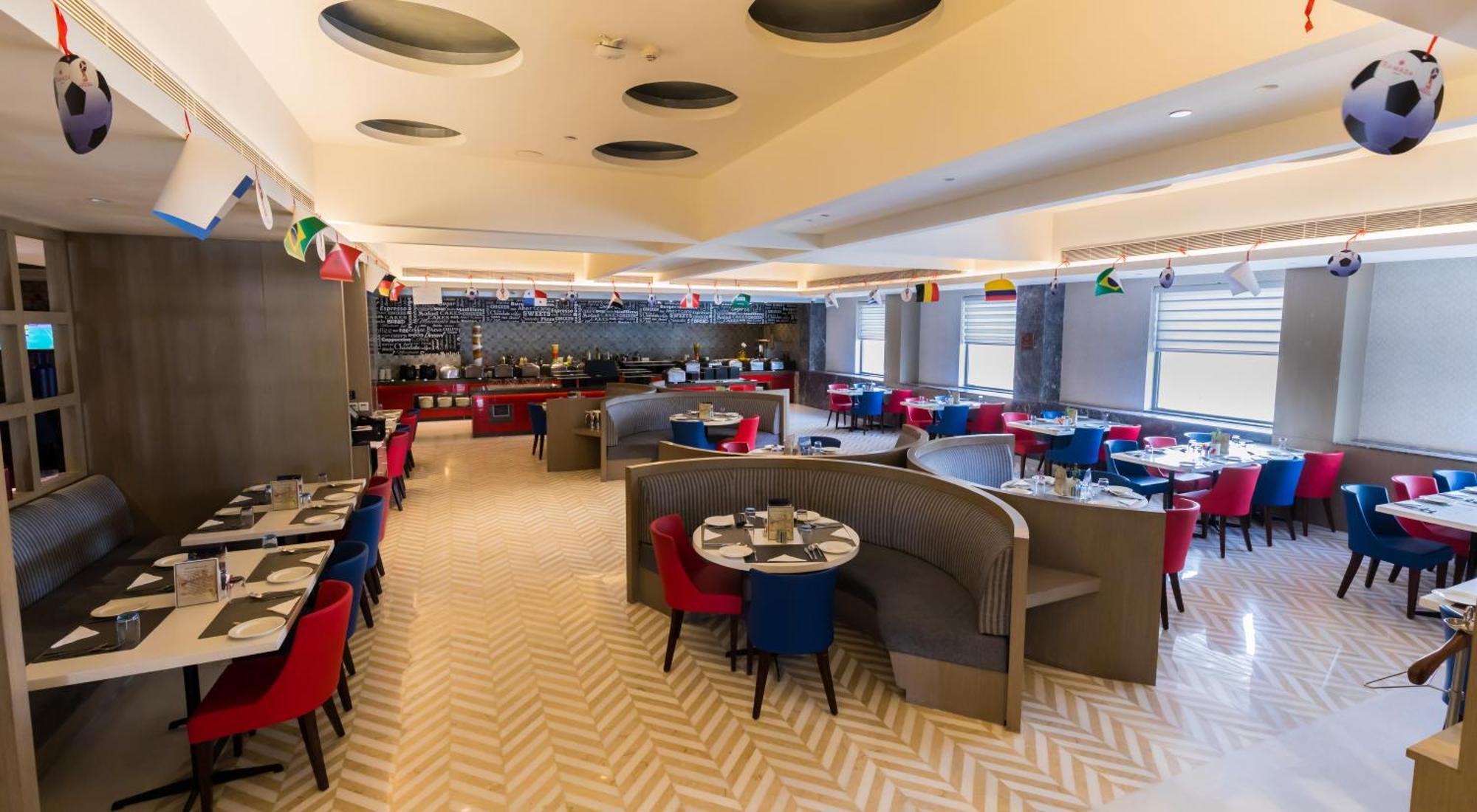 Ramada By Wyndham Lucknow Hotel And Convention Center Eksteriør billede