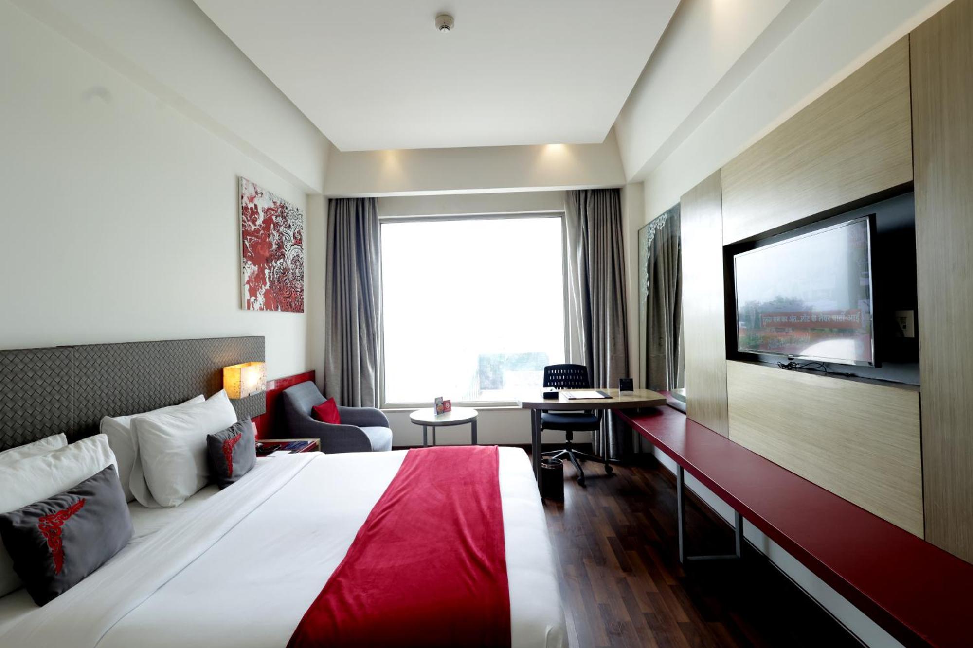 Ramada By Wyndham Lucknow Hotel And Convention Center Eksteriør billede