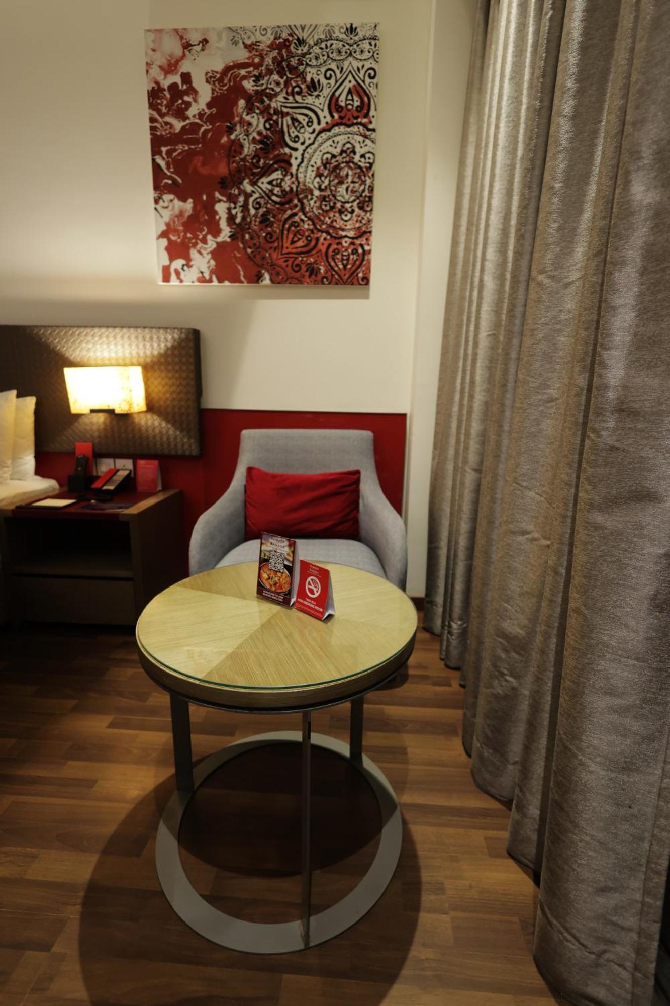 Ramada By Wyndham Lucknow Hotel And Convention Center Eksteriør billede