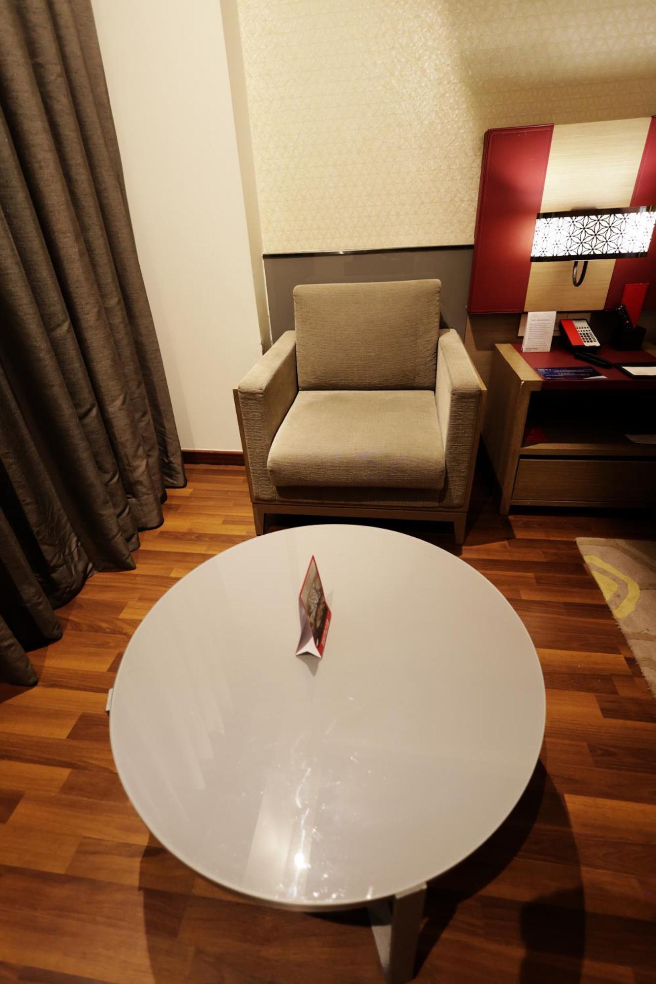 Ramada By Wyndham Lucknow Hotel And Convention Center Eksteriør billede